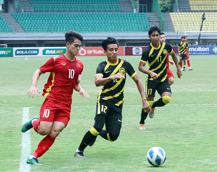 u19-viet-nam-vua-thua-u19-malaysia-0-3-buon-chu-sao-khong