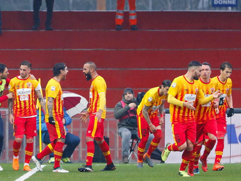 Soi kèo Benevento vs Giugliano lúc 2h45 ngày 14/11/2023