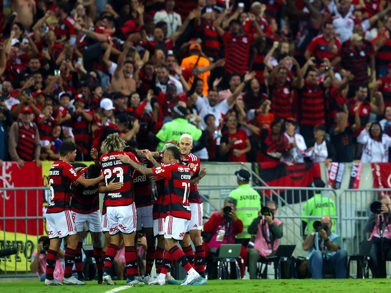 Soi kèo Flamengo vs Bragantino lúc 7h30 ngày 24/11/2023