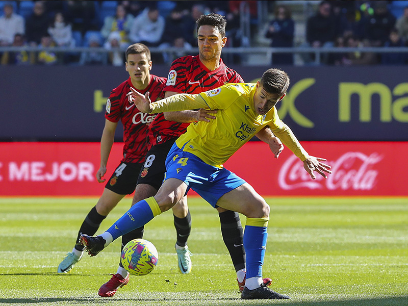 Soi kèo Mallorca vs Cadiz lúc 3h00 ngày 30/11/2023