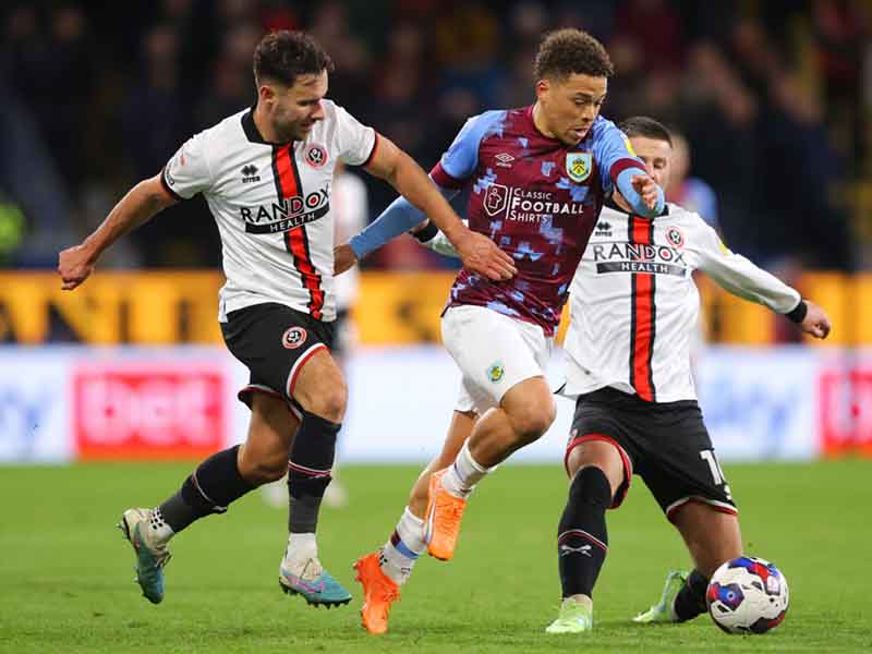 Soi kèo Burnley vs Sheffield United lúc 22h00 ngày 2/12/2023