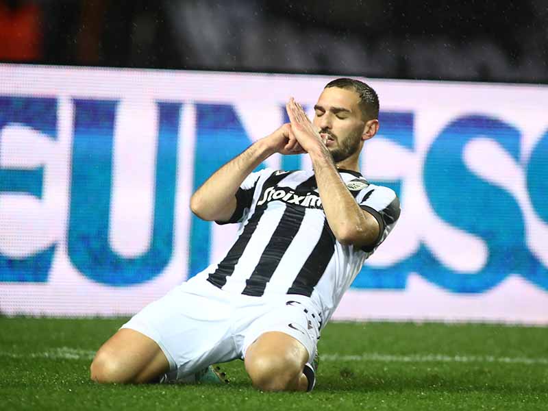 Soi kèo Frankfurt vs PAOK lúc 3h00 ngày 1/12/2023