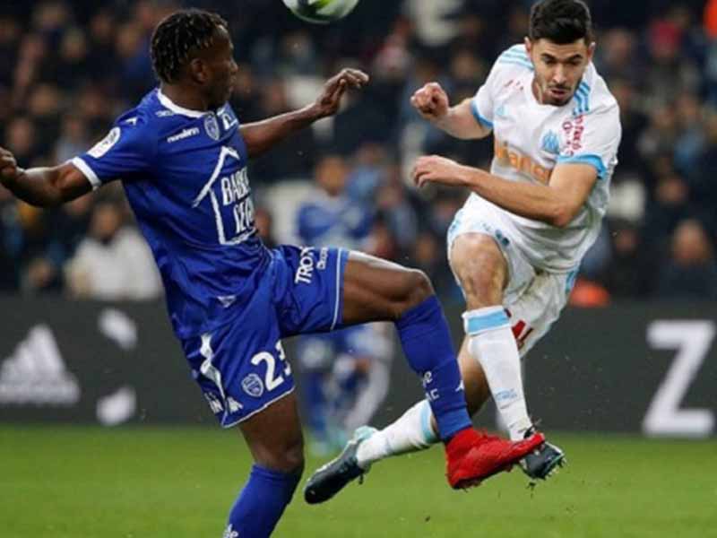 Soi kèo Strasbourg vs Marseille lúc 3h00 ngày 26/11/2023