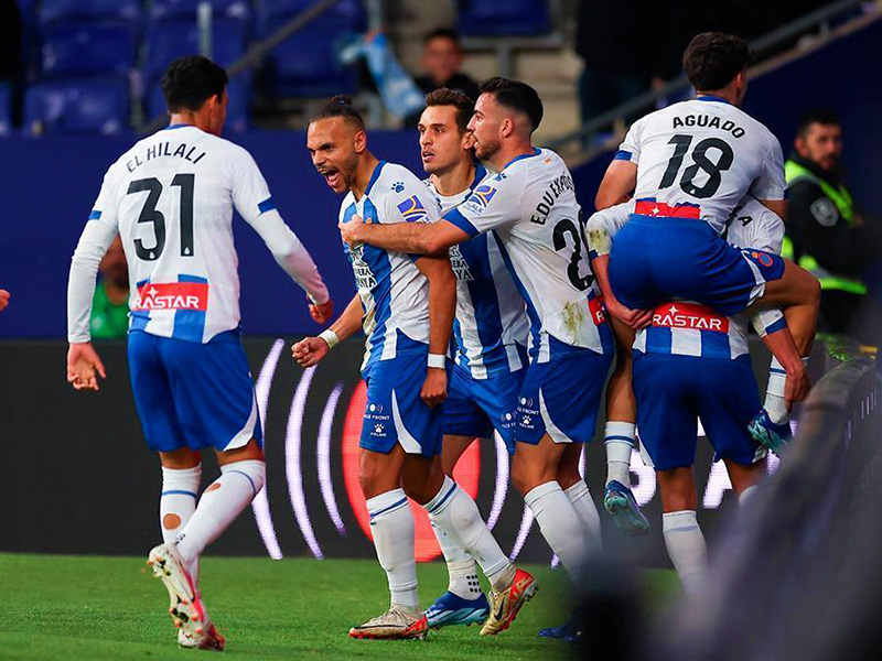 Soi kèo Espanyol vs Valladolid lúc 3h00 ngày 6/12/2023