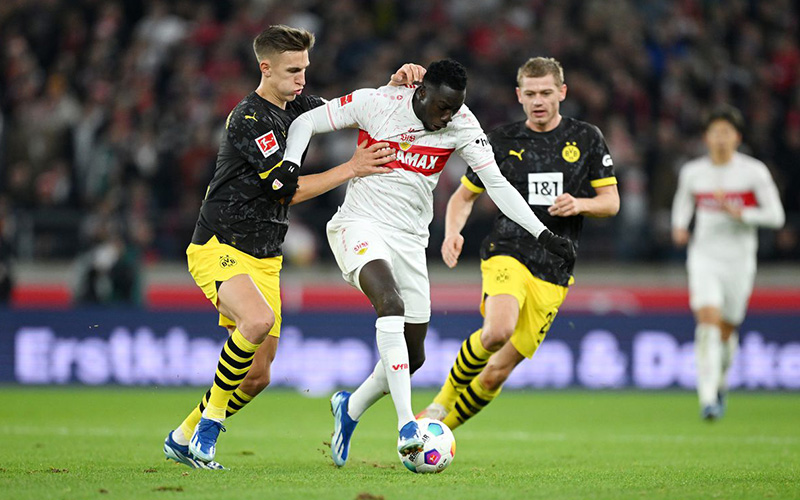 Soi kèo Stuttgart vs Dortmund lúc 2h45 ngày 7/12/2023