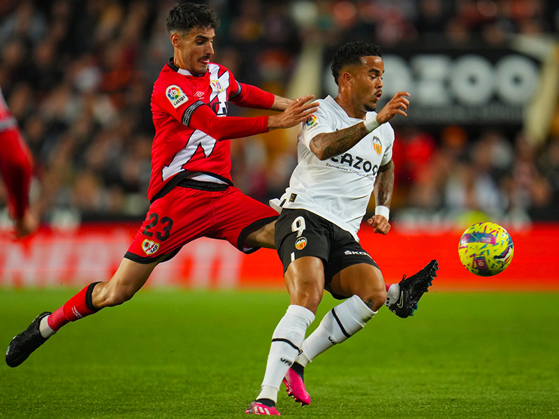 Soi kèo Vallecano vs Valencia lúc 1h00 ngày 20/12/2023