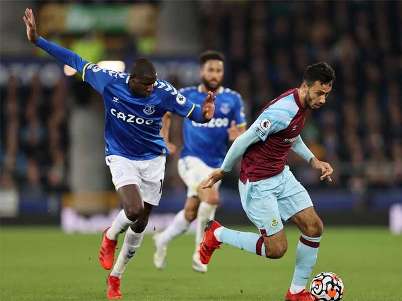 Soi kèo Burnley vs Everton lúc 0h30 ngày 17/12/2023