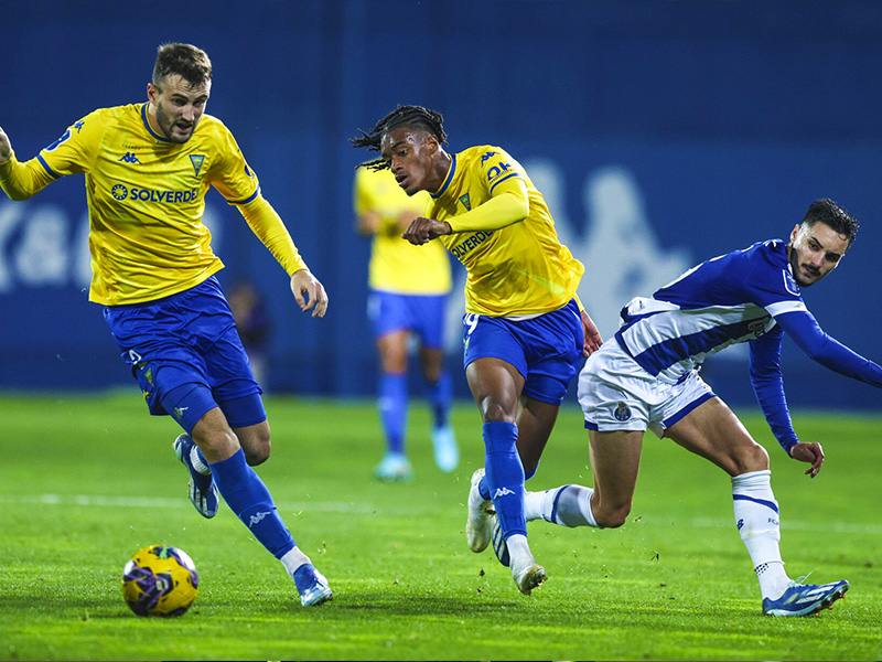 Soi kèo Estoril vs Porto lúc 3h45 ngày 10/1/2024