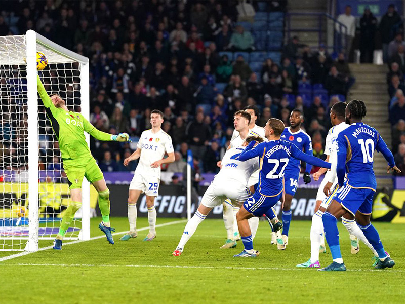 Soi kèo Leeds vs Leicester lúc 3h00 ngày 24/2/2024