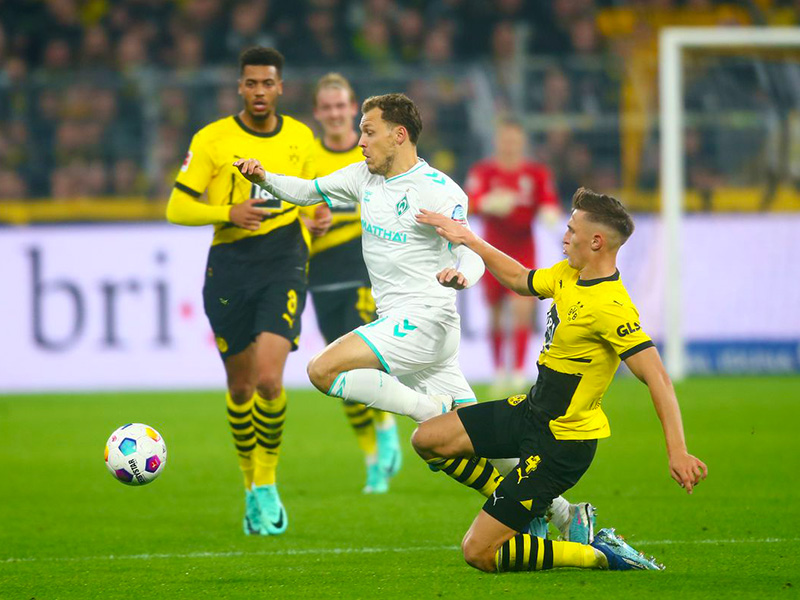 Soi kèo Bremen vs Dortmund lúc 0h30 ngày 10/3/2024