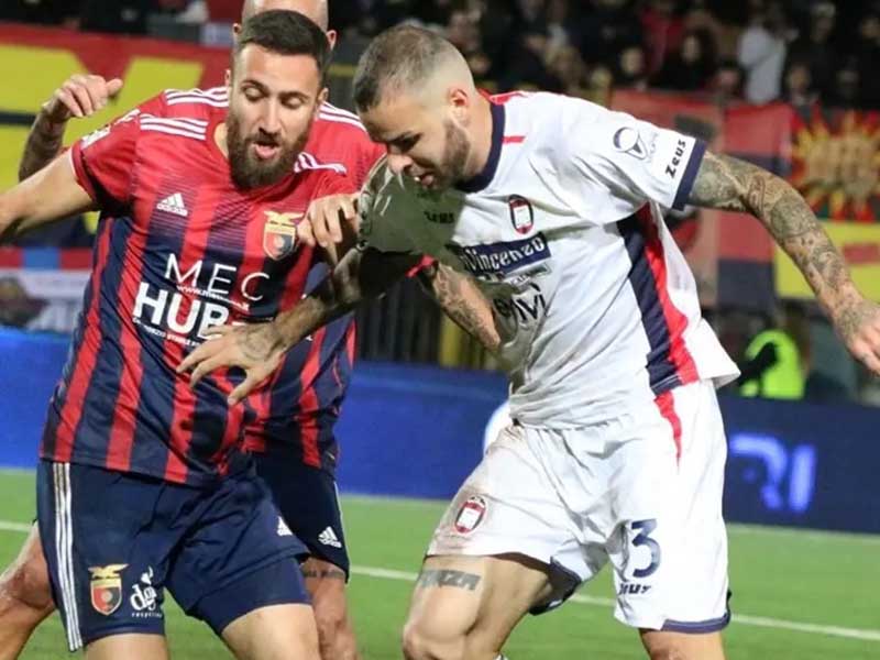 Soi kèo Crotone vs Casertana lúc 2h30 ngày 26/3/2024