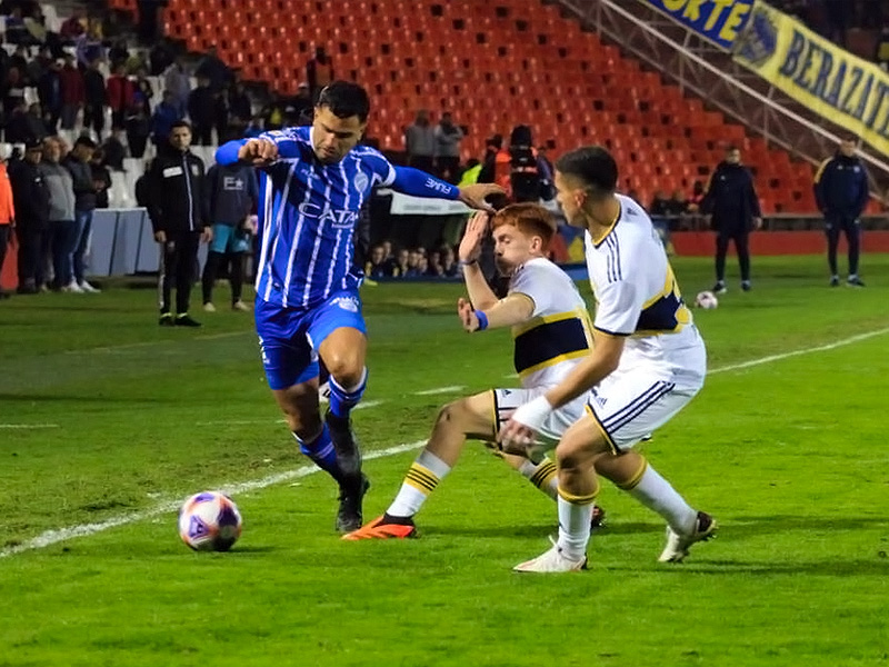 Soi kèo Boca Juniors vs Godoy Cruz lúc 5h30 ngày 17/4/2024