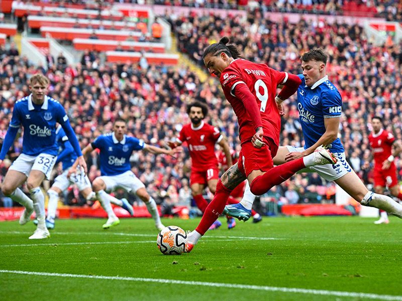 Soi kèo Everton vs Liverpool lúc 2h00 ngày 25/4/2024