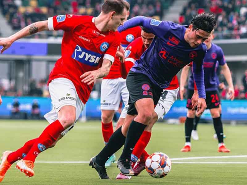 Soi kèo Silkeborg vs Midtjylland lúc 0h00 ngày 30/4/2024