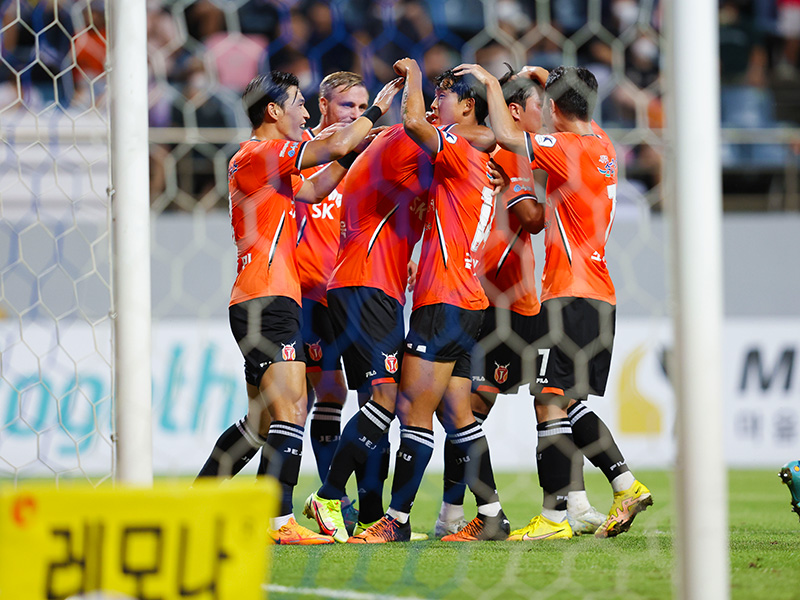 Soi kèo Daejeon Hana vs Jeju lúc 17h30 ngày 29/5/2024