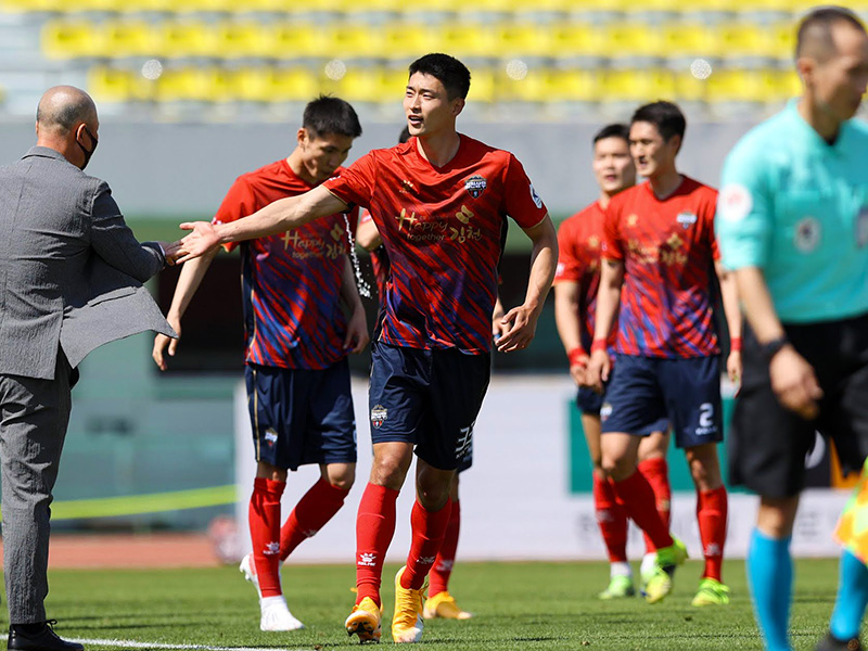 Soi kèo Gimcheon vs Pohang Steelers lúc 17h00 ngày 1/6/2024