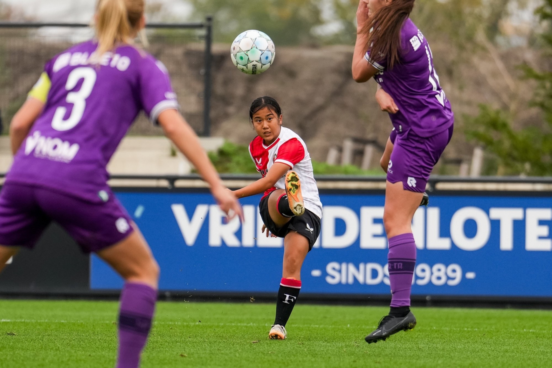 Eva Nguyen từng khoác áo Feyenoord Rotterdam trước khi chuyển sang CLB NAC Breda