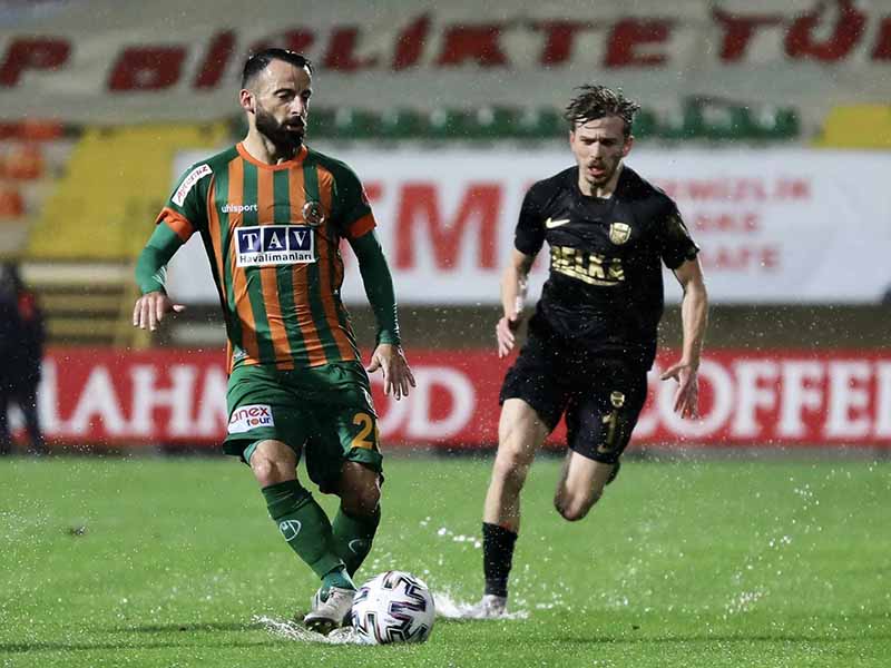 Soi kèo Ankaragucu vs Alanyaspor lúc 0h00 ngày 4/5/2024