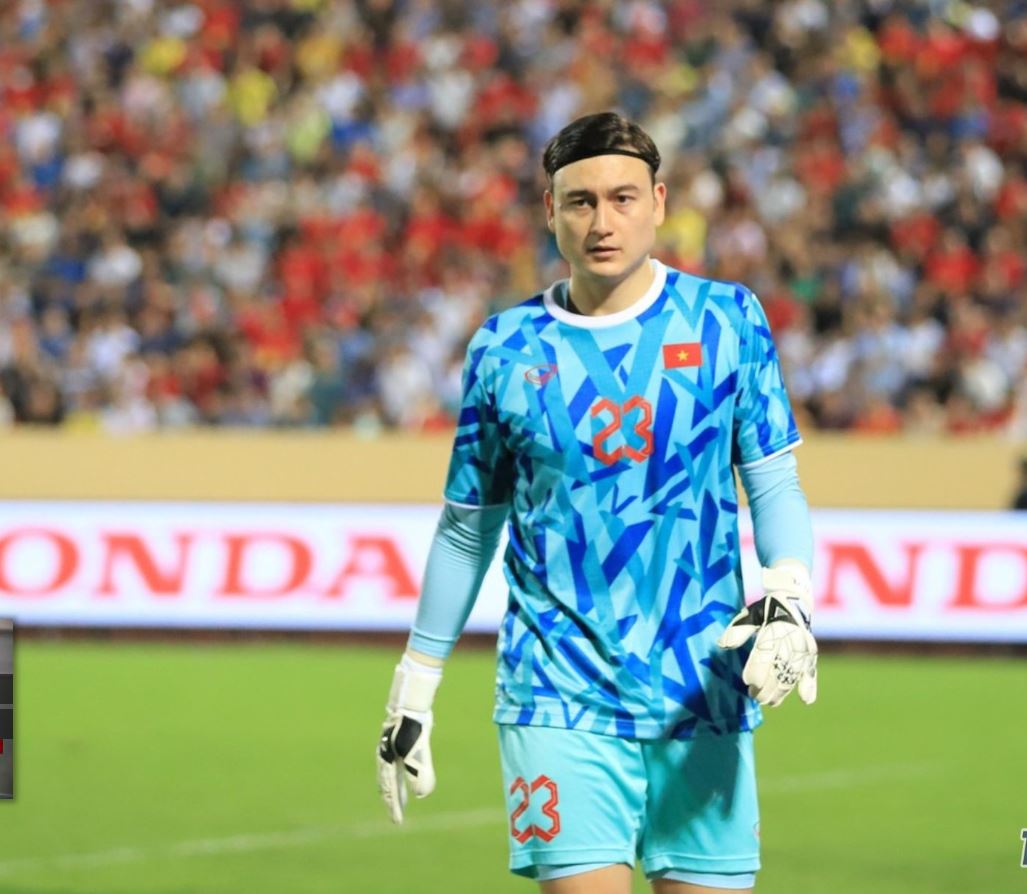 Văn Lâm vẫn có thể ra sân thi đấu cho ĐT Việt Nam ở 2 trận gặp Philippines và Iraq