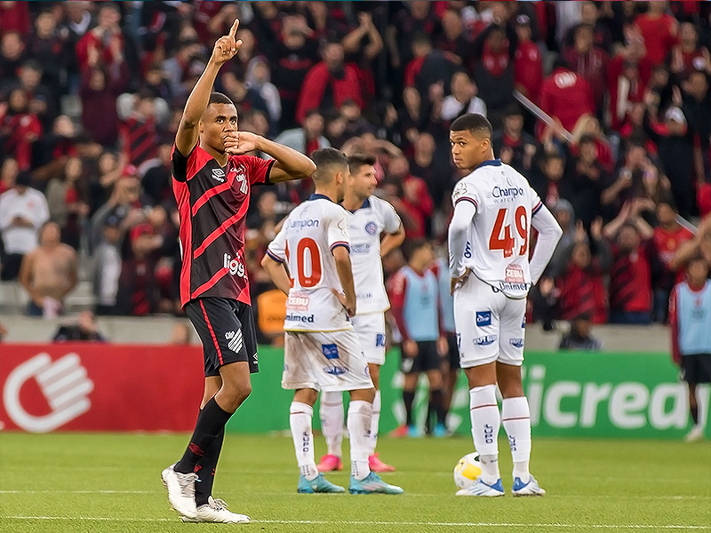 Soi kèo Paranaense vs Bahia lúc 5h00 ngày 11/7/2024