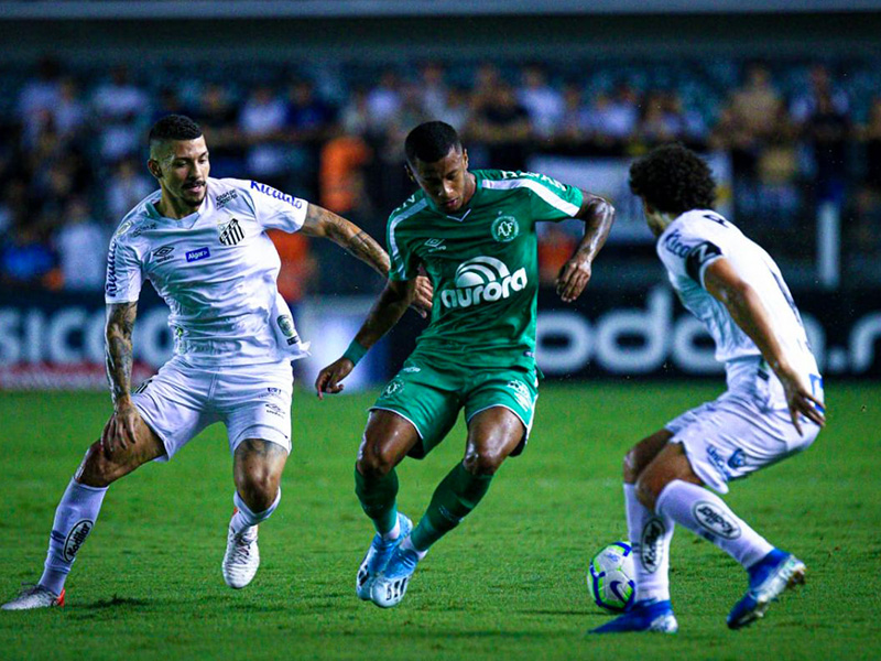 Soi kèo Santos vs Chapecoense lúc 5h00 ngày 2/7/2024