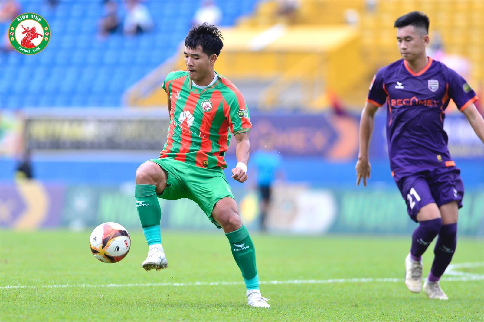 Hà Đức Chinh giành ngôi Á quân V-League cùng CLB Bình Định