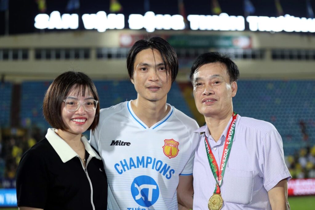 Tuấn Anh trở về HAGL sau khi cùng Nam Định vô địch V-League 