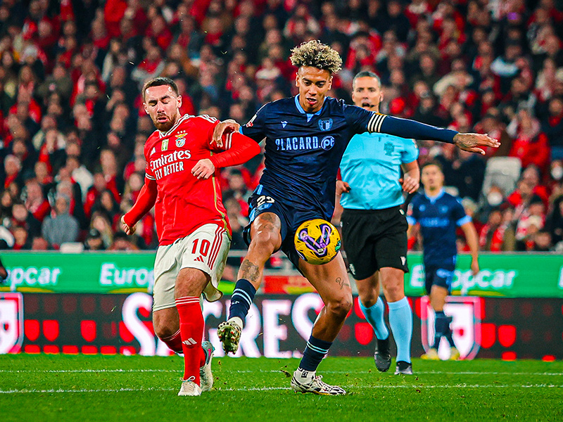 Soi kèo Famalicao vs Benfica lúc 0h00 ngày 12/8/2024