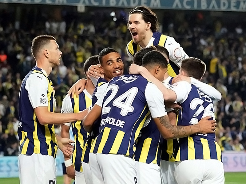 Soi kèo Fenerbahce vs Adana Demirspor lúc 1h45 ngày 11/8/2024