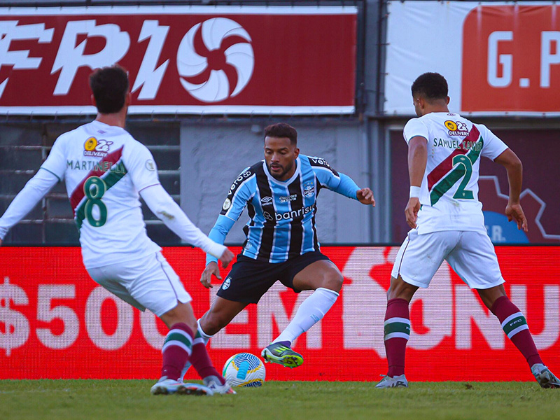 Soi kèo Fluminense vs Gremio lúc 5h00 ngày 21/8/2024