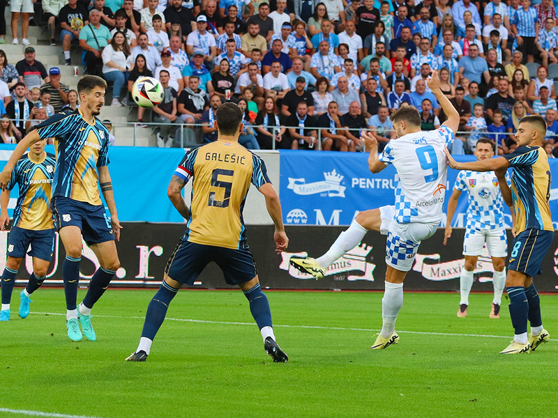 Soi kèo Rijeka vs Corvinul Hunedoara lúc 1h00 ngày 2/8/2024