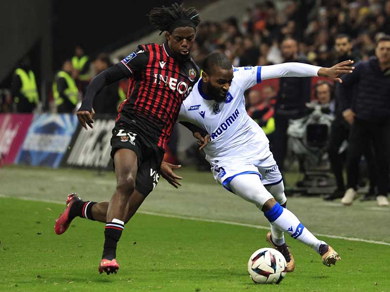 Soi kèo Auxerre vs Nice lúc 20h00 ngày 18/8/2024