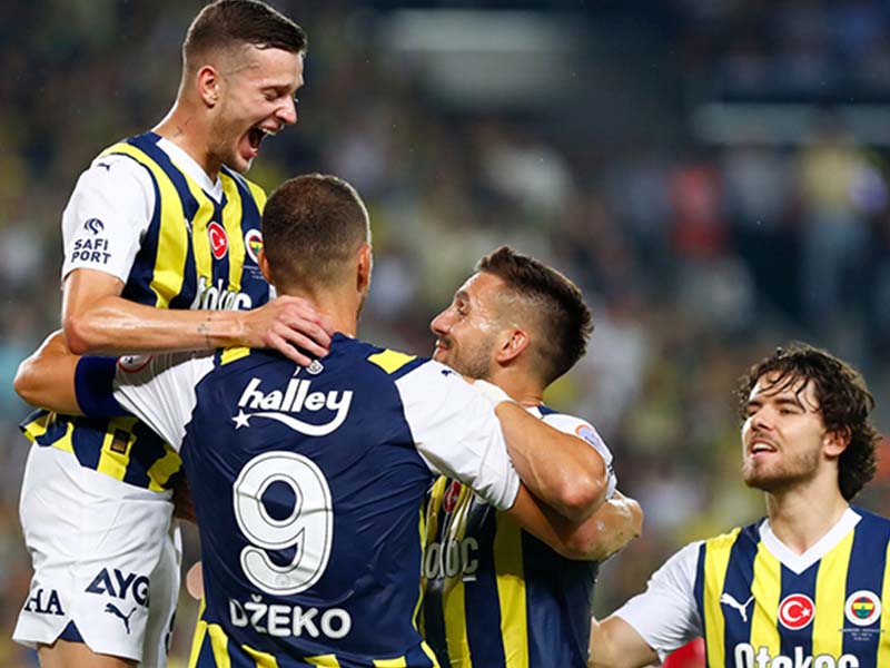 Soi kèo Fenerbahce vs Alanyaspor lúc 1h00 ngày 31/8/2024