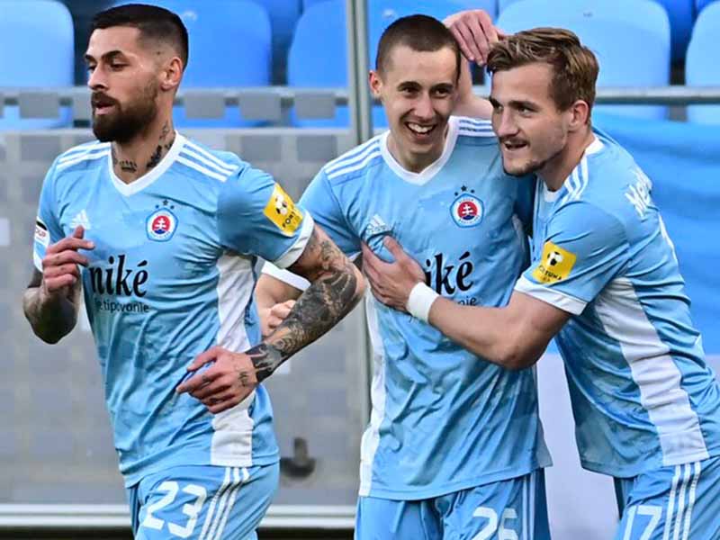 Soi kèo Slovan vs APOEL lúc 1h30 ngày 8/8/2024