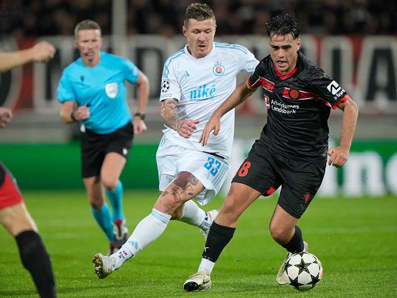 Soi kèo Slovan vs Midtjylland lúc 2h00 ngày 29/8/2024